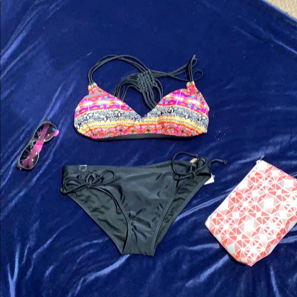 Hobie Bikini. Top and bottom. NWT!